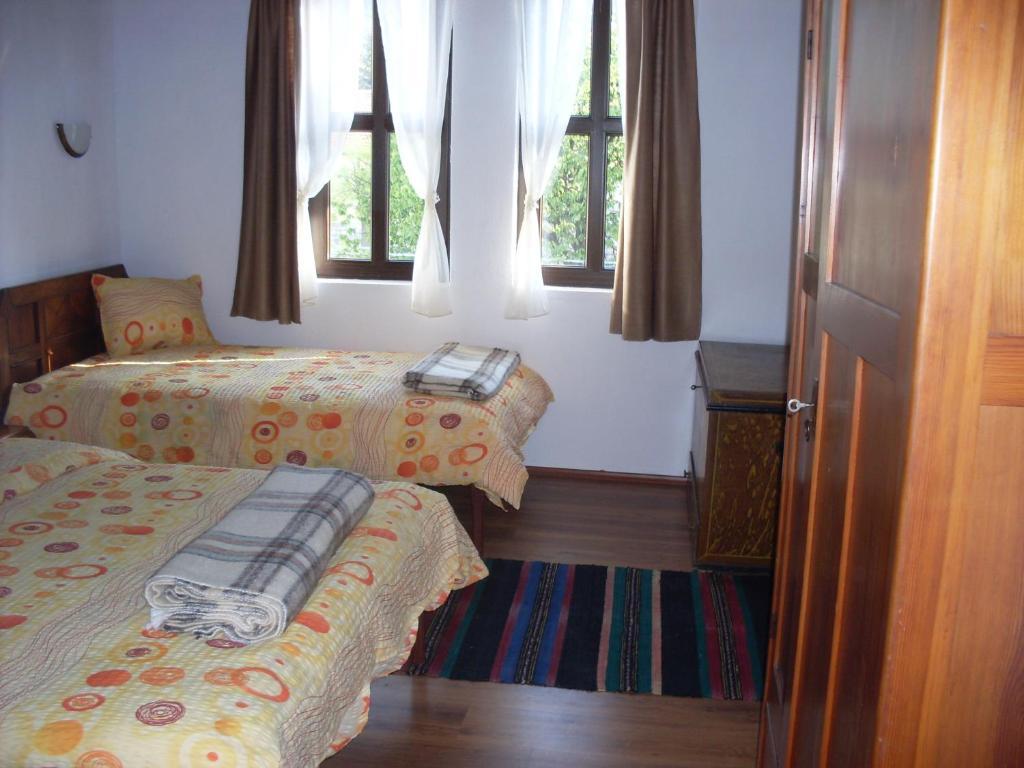 Tsutsovi House Hotell Kalofer Rom bilde