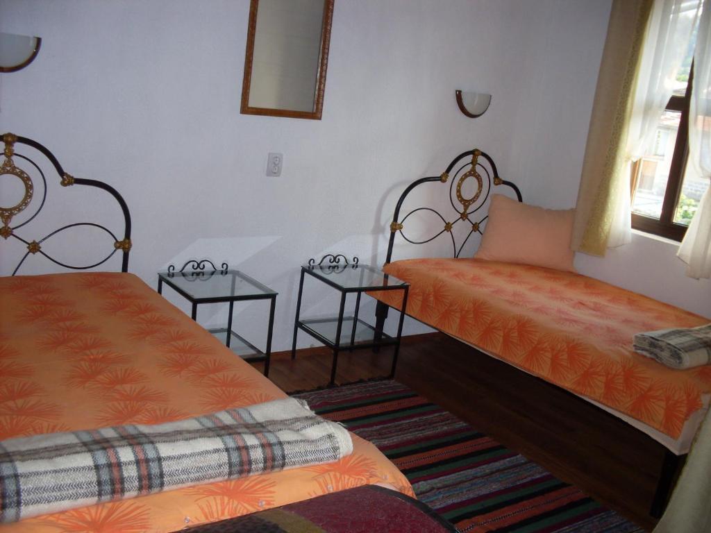 Tsutsovi House Hotell Kalofer Rom bilde